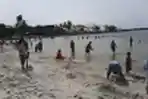Libur Nasional, Pantai Ancol Ramai Pengunjung