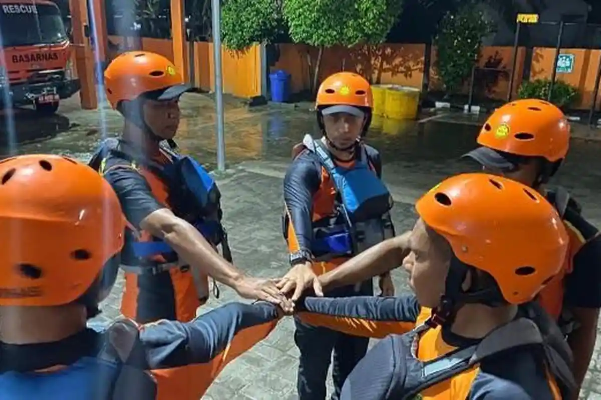 Basarnas Maumere Menuju Flores Timur Cari Bocah yang Hilang Terseret Banjir