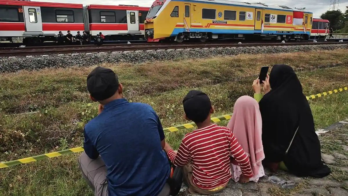 Serunya Warga Mandai Abadikan Parade Kereta Api Berkat Jaringan Telkomsel - 20250817_DWN_Parade-dan-Pameran-Sarana-Kereta-Api-04.jpg