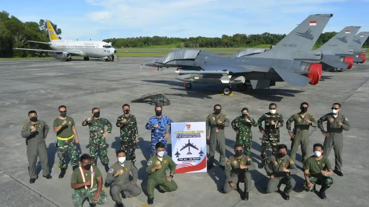 TNI AU dan US PACAF Gelar Bomber Exercise di Atas Laut Sulawesi