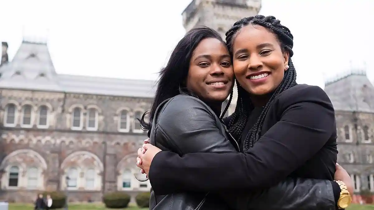 Kamu Ingin Kuliah di Kanada? Inilah Program Beasiswa di University of Toronto