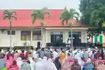 Hujan Tak Kunjung Turun, Warga Galang Batam Gelar Salat Istisqa di Kantor Camat