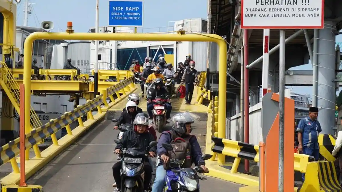 5.996 Pemudik Sepeda Motor Masuk Sumatera via Bakauheni