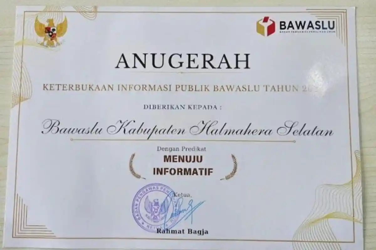 Bawaslu Halmahera Selatan Dapat Anugerah Keterbukaan Informasi Publik, Satu-satunya di Maluku Utara