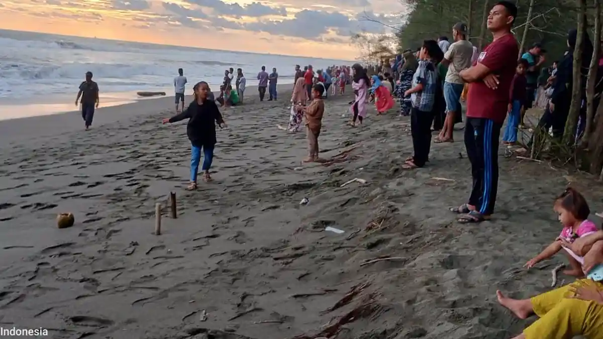 BREAKING NEWS - Dua Anak Hilang Tenggelam di Laut Pantai Seunagan Nagan Raya