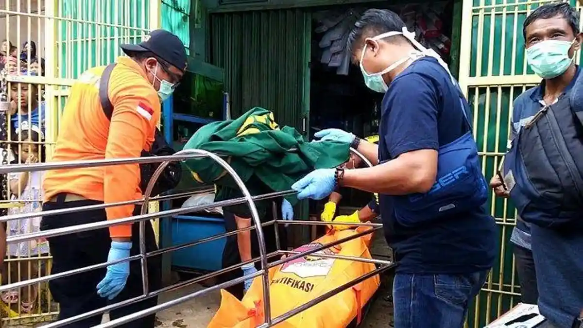 Pemilik Toko Ikan dan Iparnya Ditemukan Tewas Tersengat Listrik di Baleendah Bandung