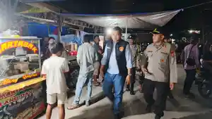 Polsek-teluk-meranti-patroli-ke-pasar.jpg