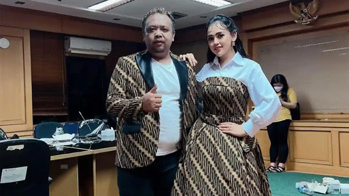 Clara Gopa dan Abah Lala Perdana Bawakan Lagu Gasik di Panggung Kementerian Desa