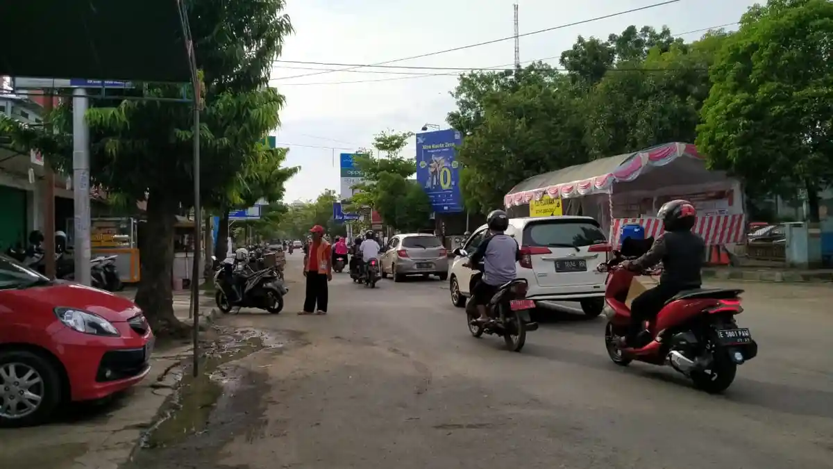 Hari Pertama PSBB di Indramayu, Warga Nilai Tidak Ada Bedanya dengan Hari Biasa