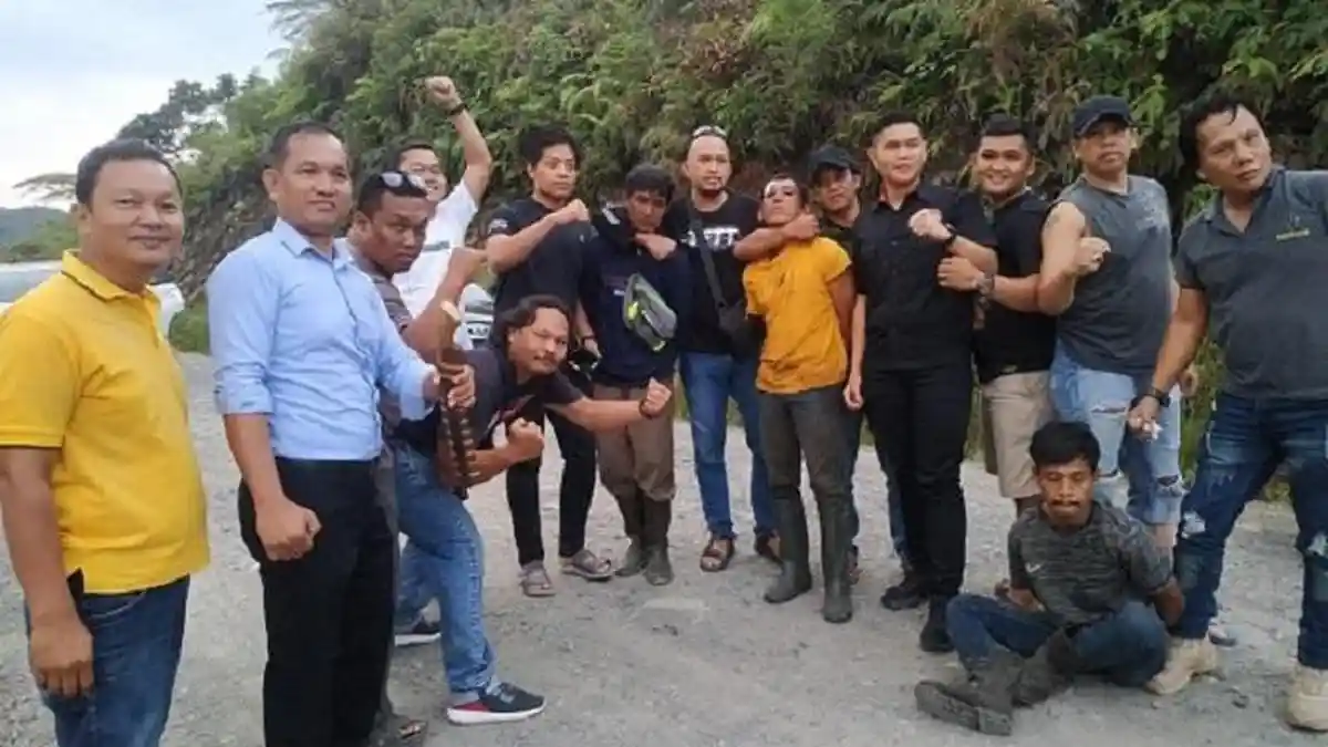Sembunyi di Lahat, Tiga Buronan Kasus Pembakaran Rumah di Jember Ditangkap