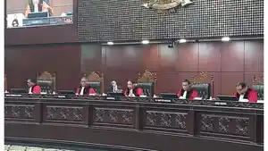 sidang-mk-tolak-uji-formil.jpg