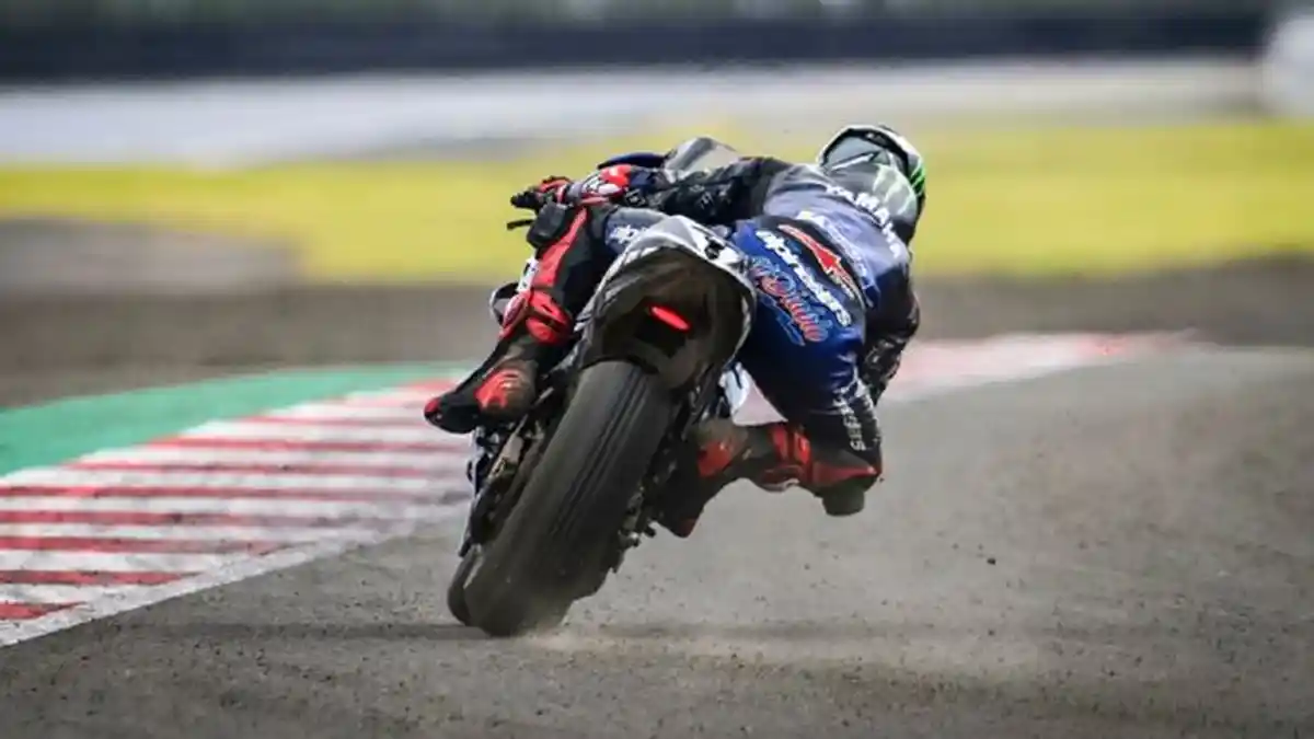 Berita MotoGP - Sirkuit Mandalika Berbenah, Resmi Dilakukan Pengaspalan Ulang