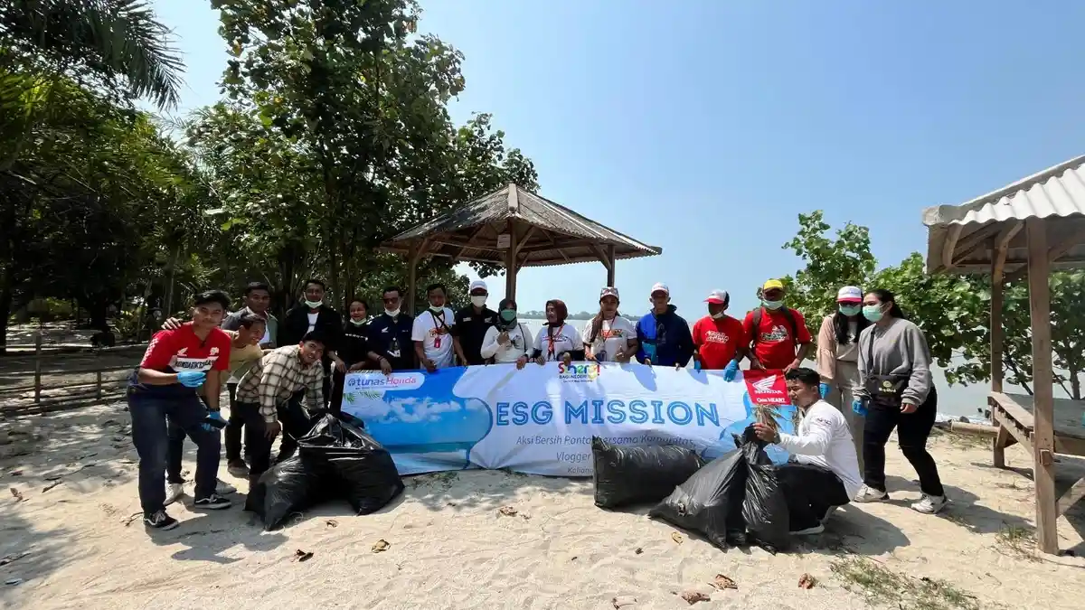 TDM Ajak Awak Media dan Vlogger Gelar Aksi Bersih Pantai Agro Legian - Para-jurnalis-dan-Vlogger876.jpg