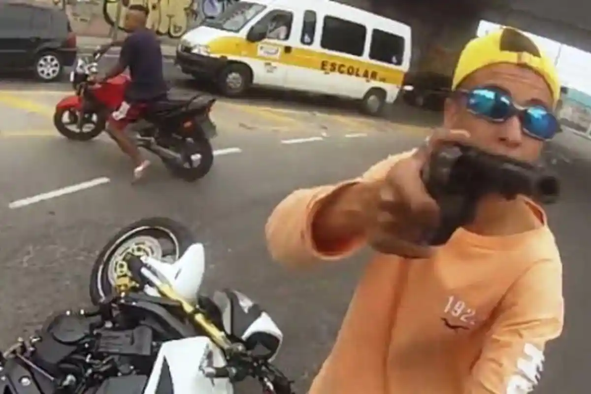 Sespri Wakapolri Dibantu Warga Tangkap Pelaku Begal Motor