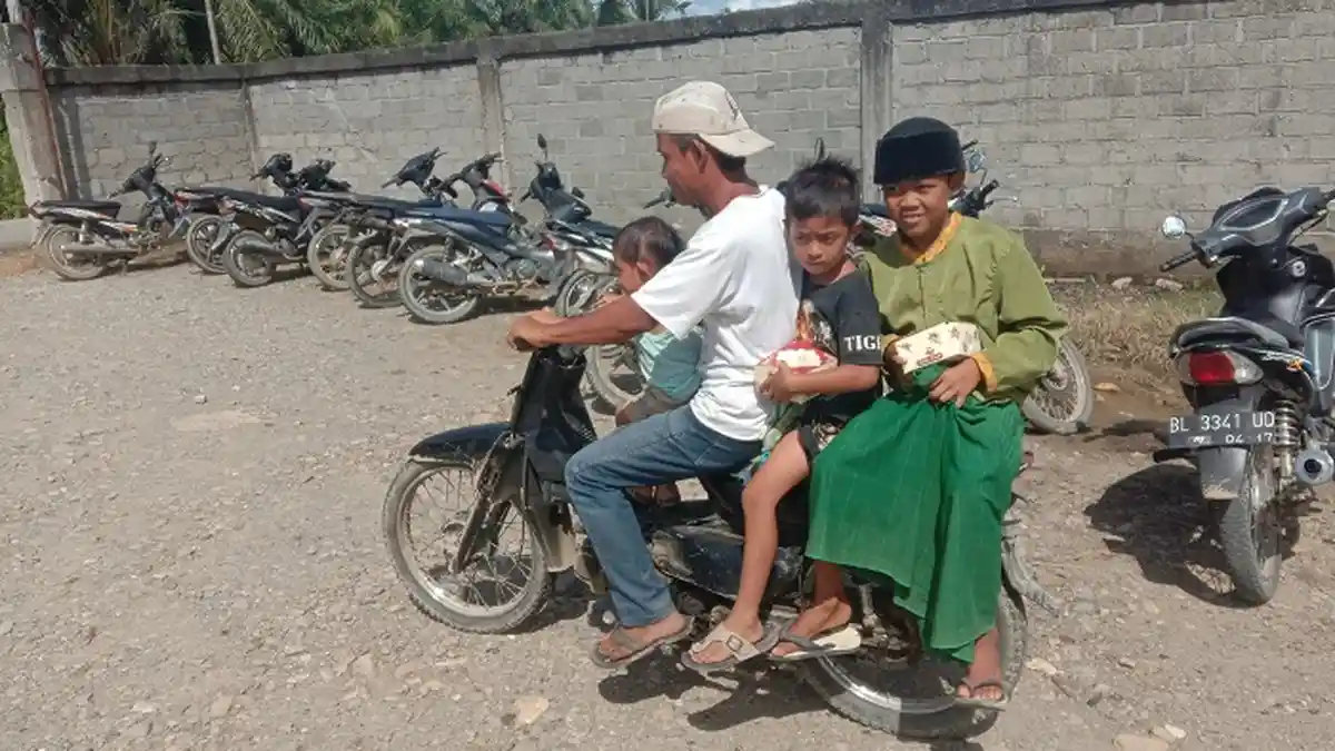 Kisah Saat Reses, Anggota DPRK Aceh Tamiang Diminta Rehab Atap Rumah Warga yang Bocor