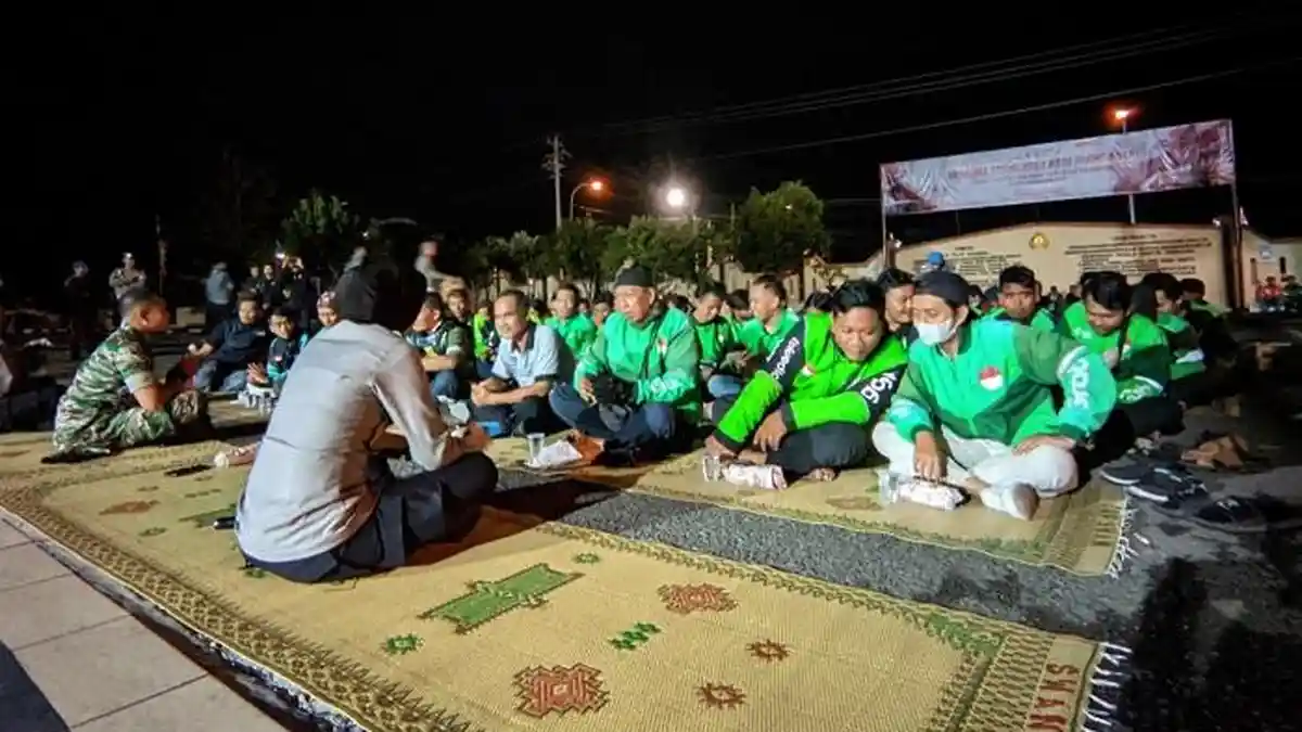 Komunitas Ojol Aksi Damai di Mapolres Kulon Progo, Minta Polisi Profesional Tangani Kasus Affan