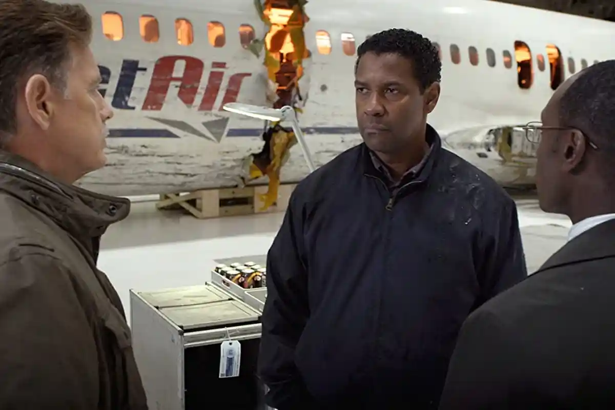 Sinopsis Film Flight di Netflix, Kisah Pendaratan Pesawat secara Ajaib yang Dilakukan Pilot Pemabuk