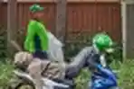 Pengemudi Ojek Online Asilnya Tidur di Atas Motor