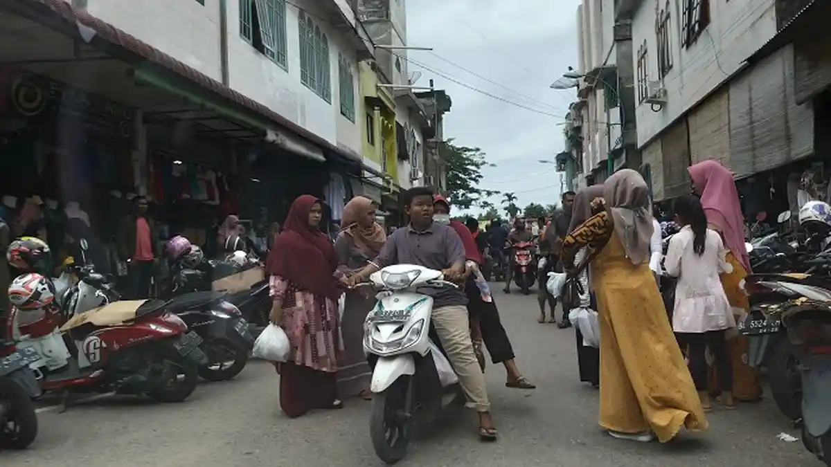 H-3 Idul Fitri 1441 H, Kota Blangpidie Abdya Dipadati Pengunjung
