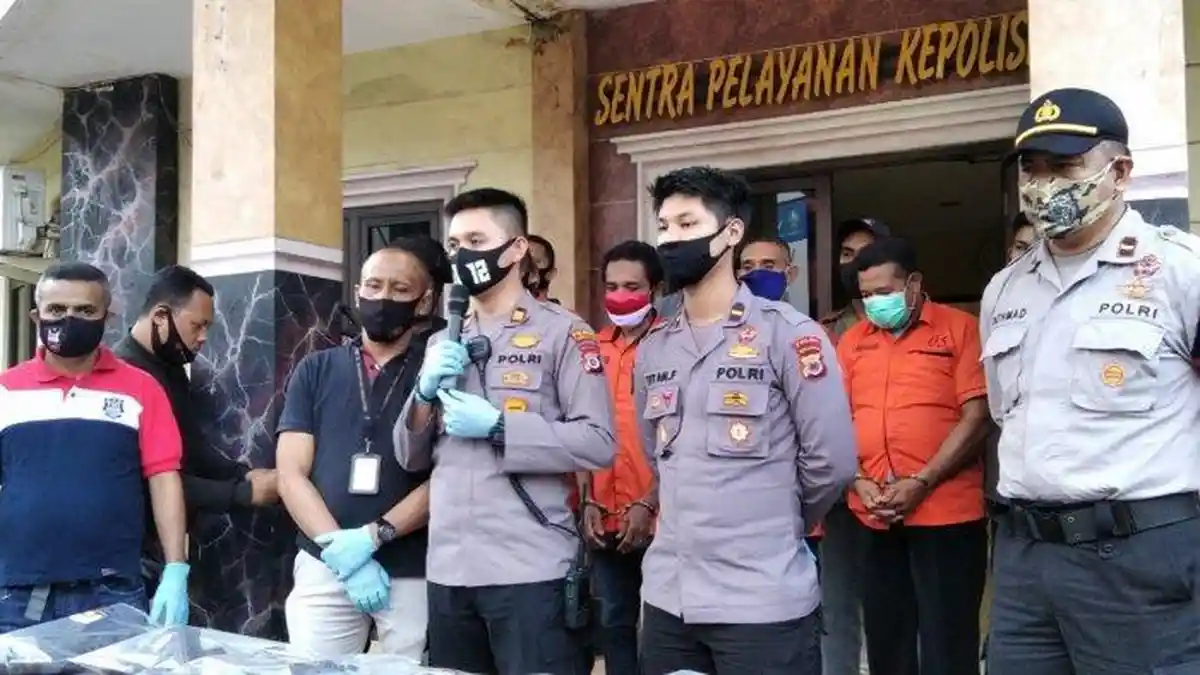 Diduga Curi Ayam, Seorang Warga Di Ambon Dikeroyok Hingga Tewas