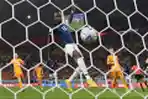 Enner Valencia Merobek Gawang Belanda