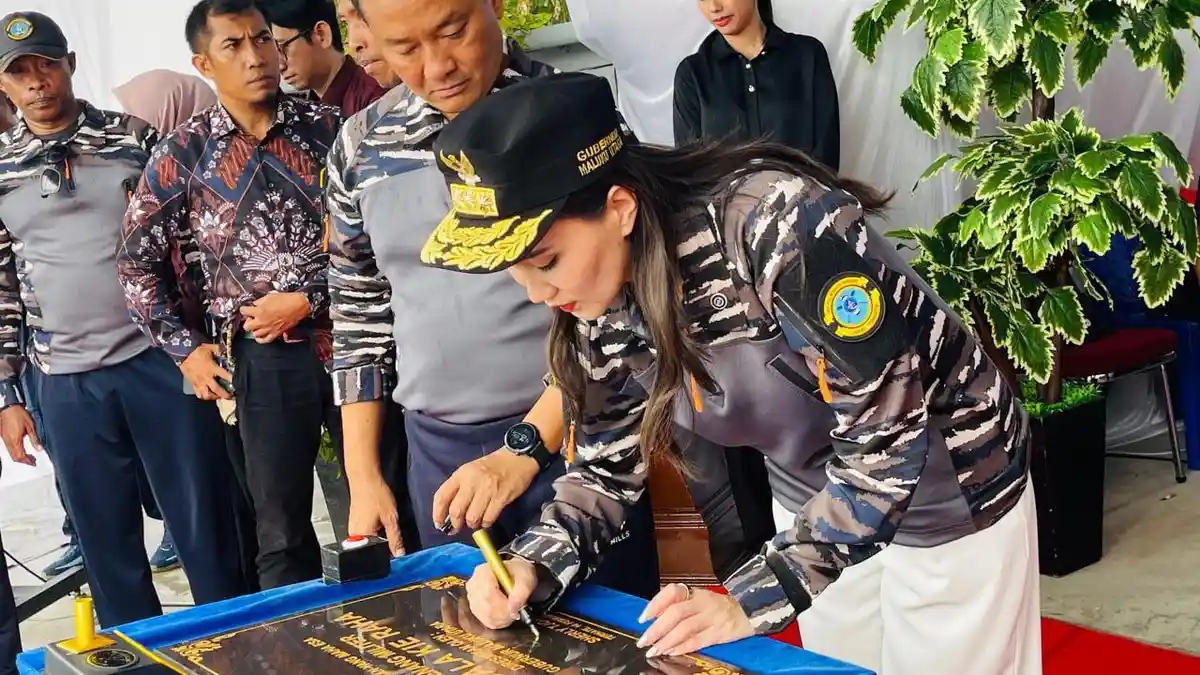 Gubernur Maluku Utara Resmikan Kolam Renang Lanal Ternate