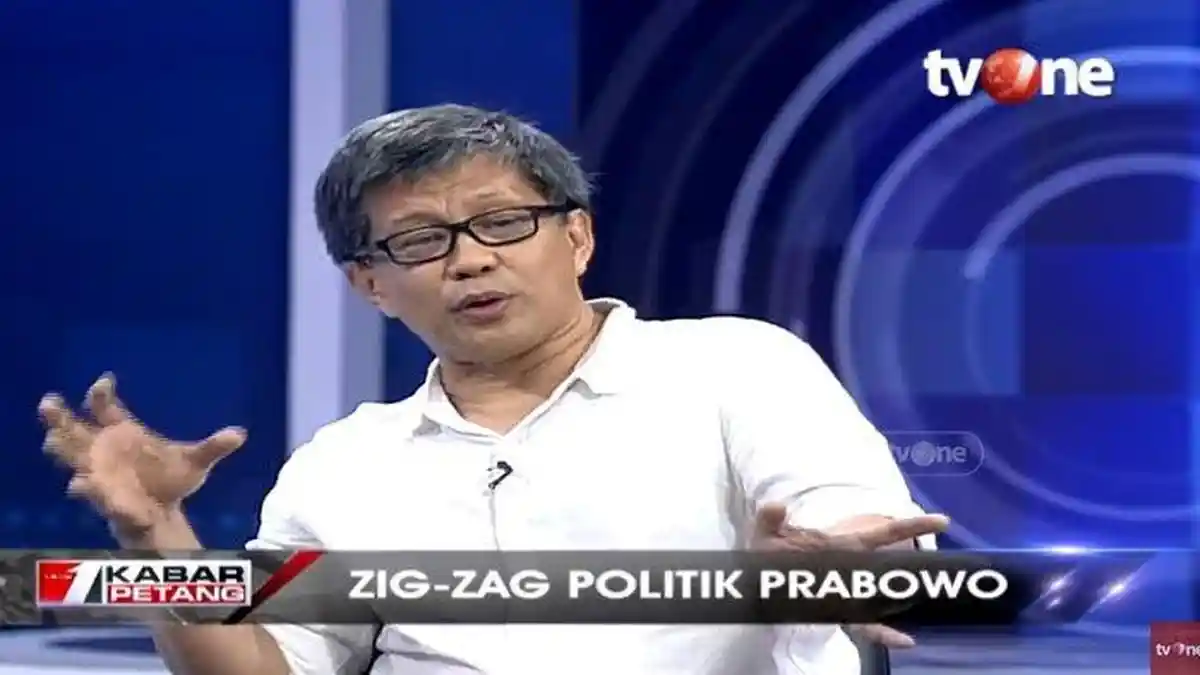 Rocky Gerung: Meja Makan yang Disiapkan oleh Cebong Dapatnya oleh Kampret, Mereka Dapat Tulang