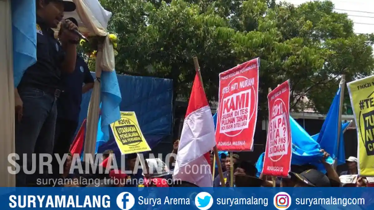 Aksi Demo Guru Honorer Di Kediri Diwarnai Intimidasi