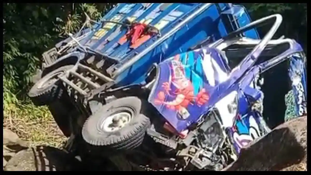 Mobil Isuzu Elf Terjun ke Sungai di Lampung Selatan, 3 Orang Tewas dan 10 Lainnya Terluka