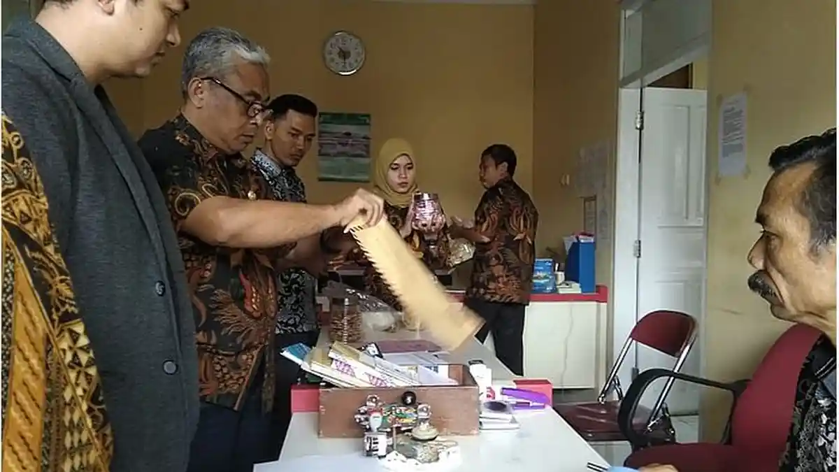 Warga Desa Kumbung di Majalengka Tuntut Pilkades Ulang, Warga Siap Mendanainya