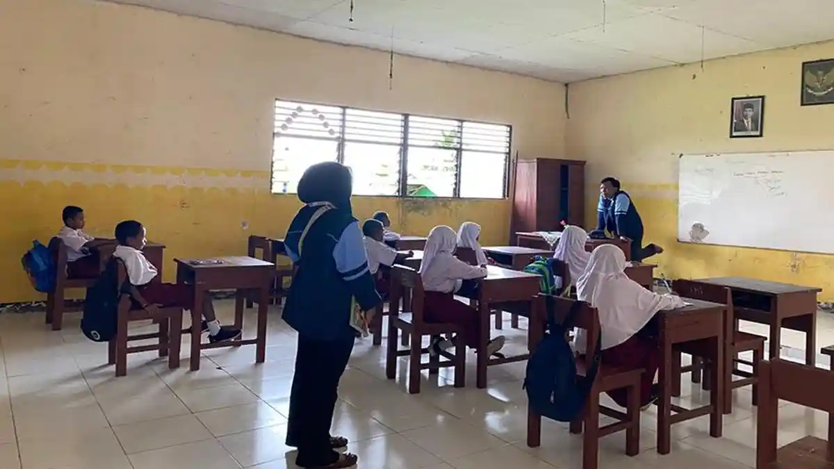 Mahasiswa UIN Walisongo Dorong Literasi Anak di Kampung Patipi Pasir Fakfak
