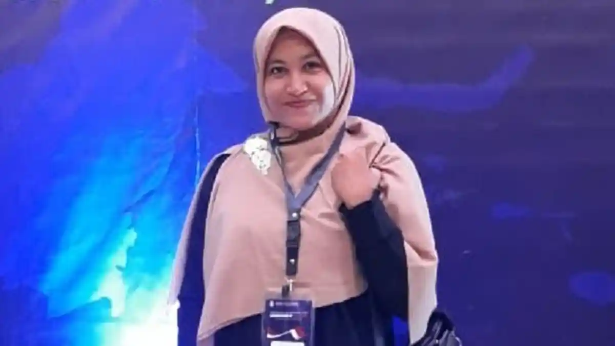 Mahasiswi Cantik Ini Sudah Jadi Relawan Kemanusiaan Sejak Usia Belasan Tahun
