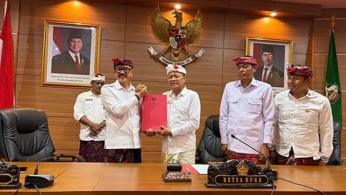 DPRD Bangli Bahas Ranperda LPJ APBD 2025, Pemkab Pertahankan Opini WTP 10 Kali Berturut-turut - Tribun-bali.com