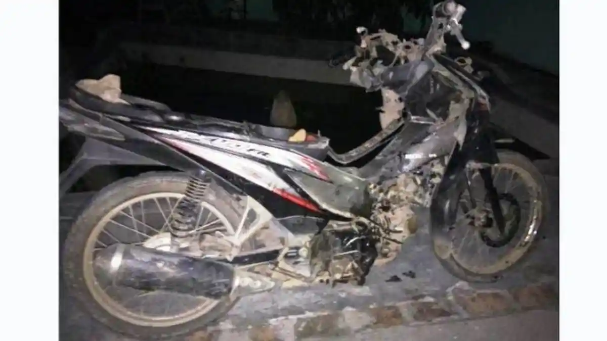Dua Pengendara Motor Dalam Pengaruh Minuman Keras Tewas Tabrakan dengan Toyota Agya d