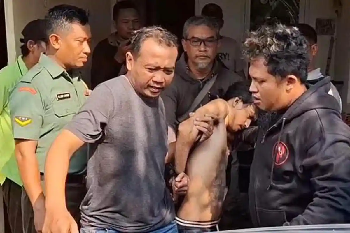 BREAKING NEWS - Pria di Sidoarjo Bunuh Ibu Kandungnya Sendiri, Sakit Hati Tidak Dibelikan Hape
