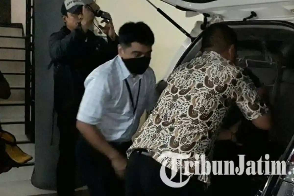 KPK Geledah 19 Ruangan yang Ada di DPRD Jawa Timur untuk Cari Barang Bukti