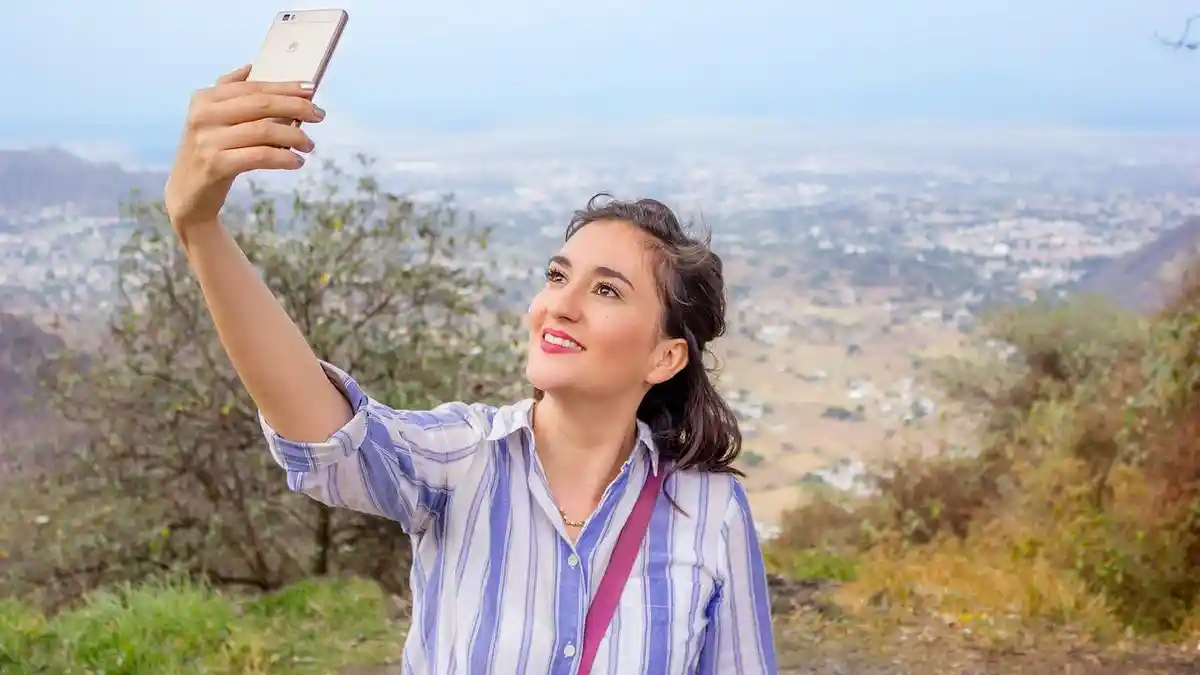 Viral di Medsos, Sedang Live Facebook Lihat Monyet, Ponsel Wanita Ini Dirampas Penjambret