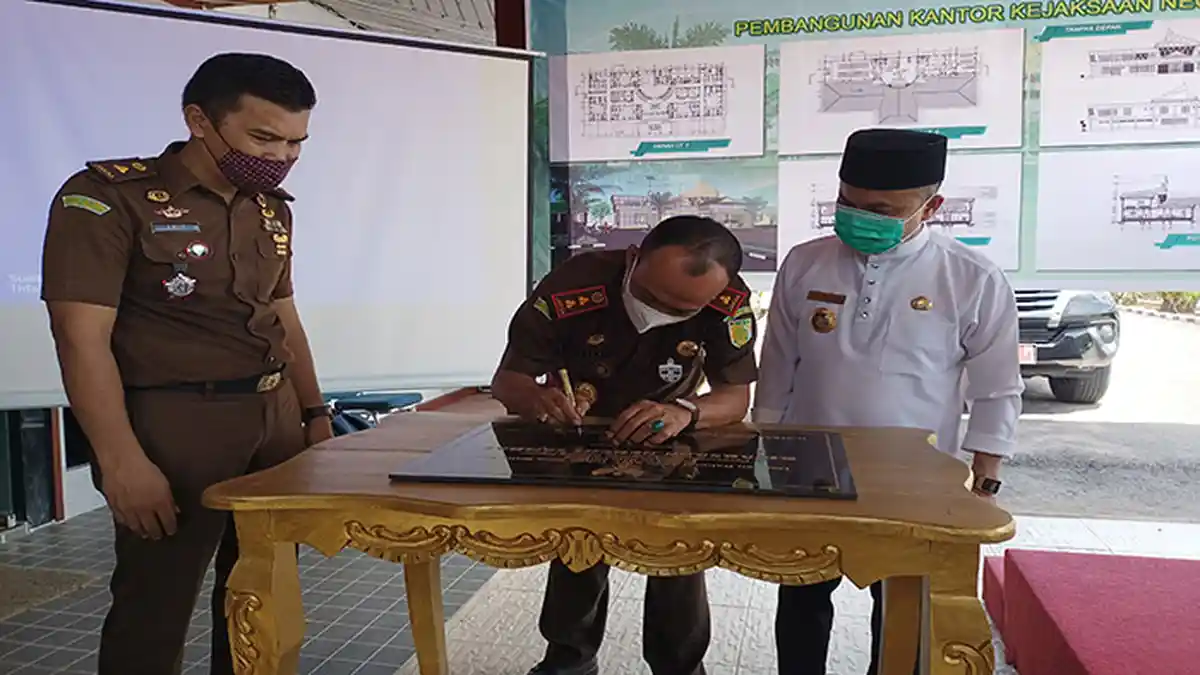 Bangun Gedung Baru, Kejaksaan Jadikan Tanjak Sambas Jadi Icon di Kantor Baru