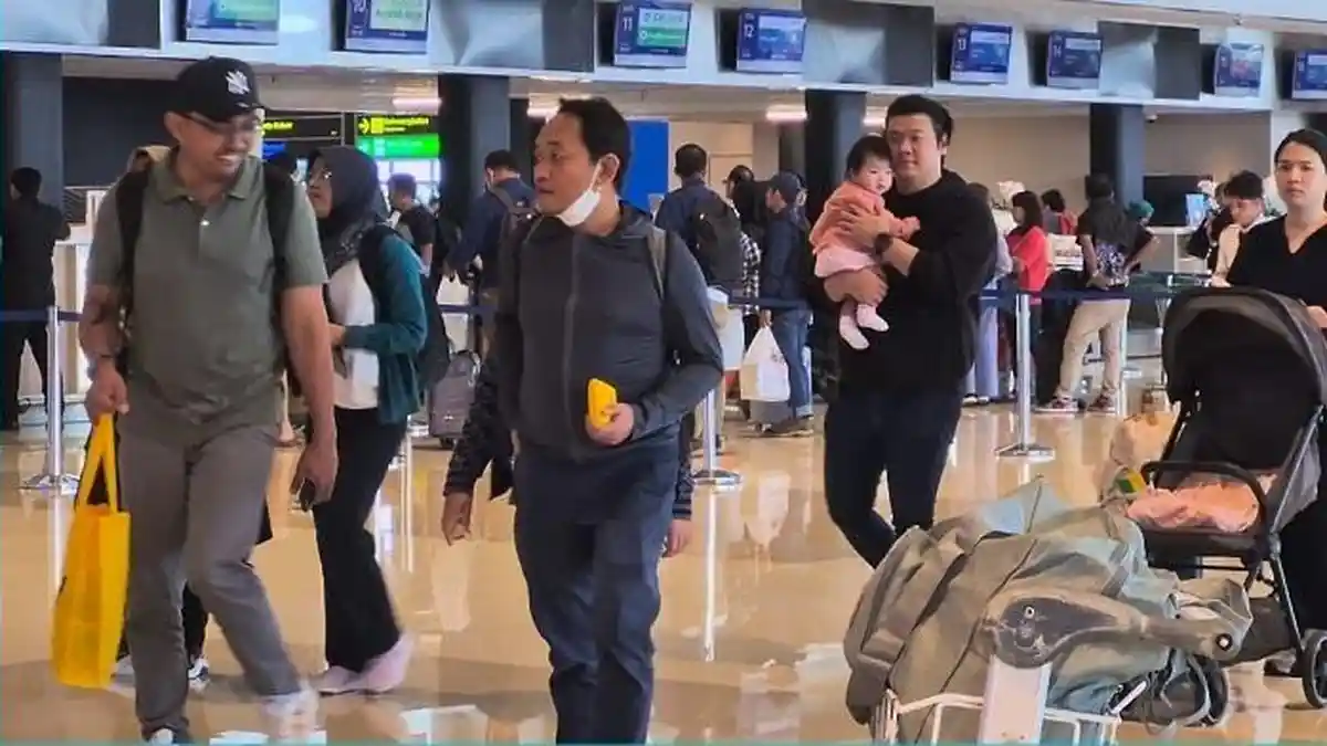 Penumpang Flu Diminta Pakai Masker di Bandara Sultan Hasanuddin