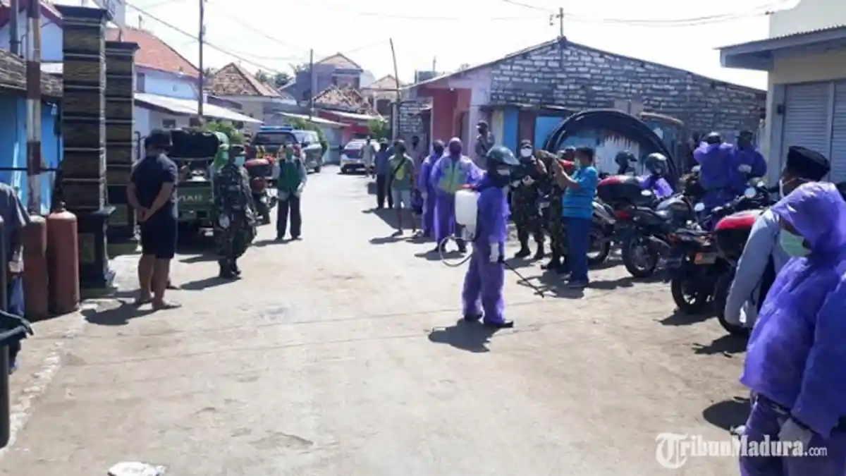 Kodim - Polres Bangkalan Bentuk Tim Khusus Disinfektan, Semprot ke Sejumlah Zona Merah Virus Corona