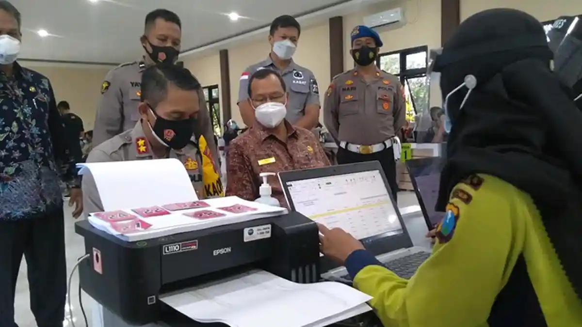 Belum Ada Nakes Terpapar Usai Divaksin, Dinkes Bangkalan Yakin Pandemi Segera Berakhir