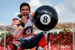 pembalap-repsol-honda-marc-marquez-saat-bergaya.jpg
