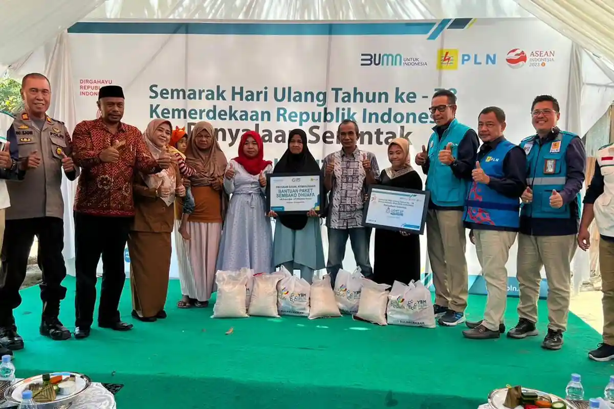 PLN UID Sulselrabar Sambungkan Listrik Gratis untuk 449 Pelanggan dalam Program Light Up The Dream