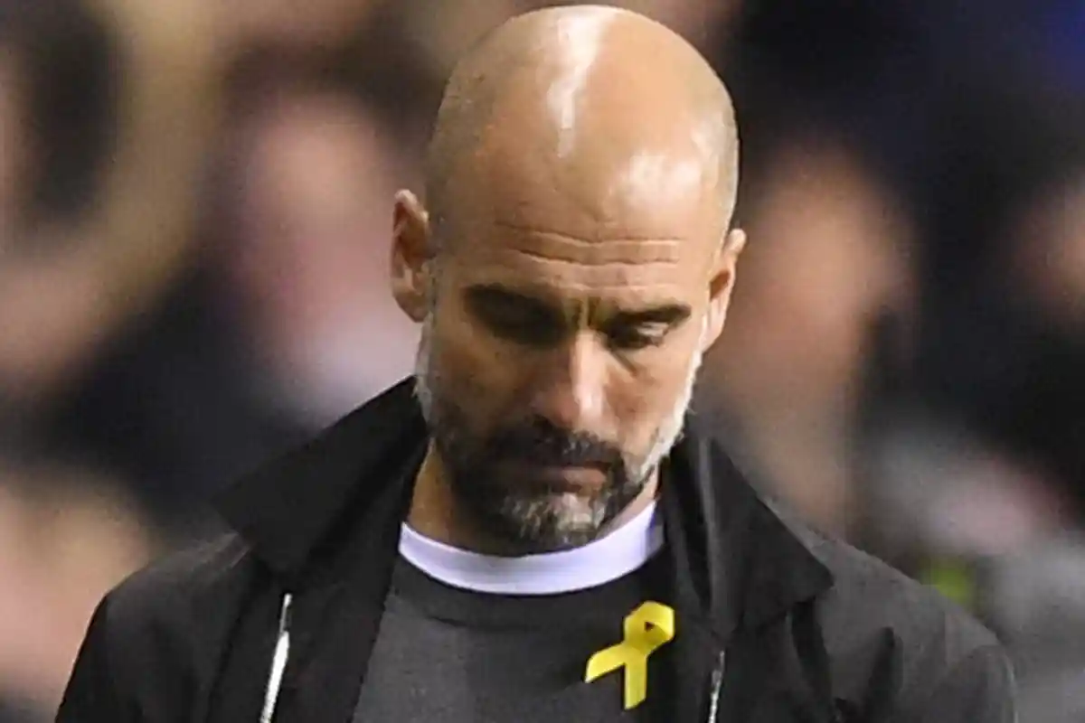 Demi Pakai Pita Kuning di Dada, Pep Guardiola Rela Diusir Keluar Lapangan oleh FA!