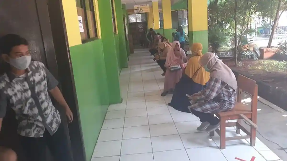 PPDB Mulai Bikin Stres Ortu, Pendaftaran Onlne Tapi Datangi Sekolah Juga, Ada yang Teriak-teriak