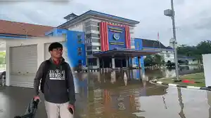 Terminal-ambawang-13246675.jpg