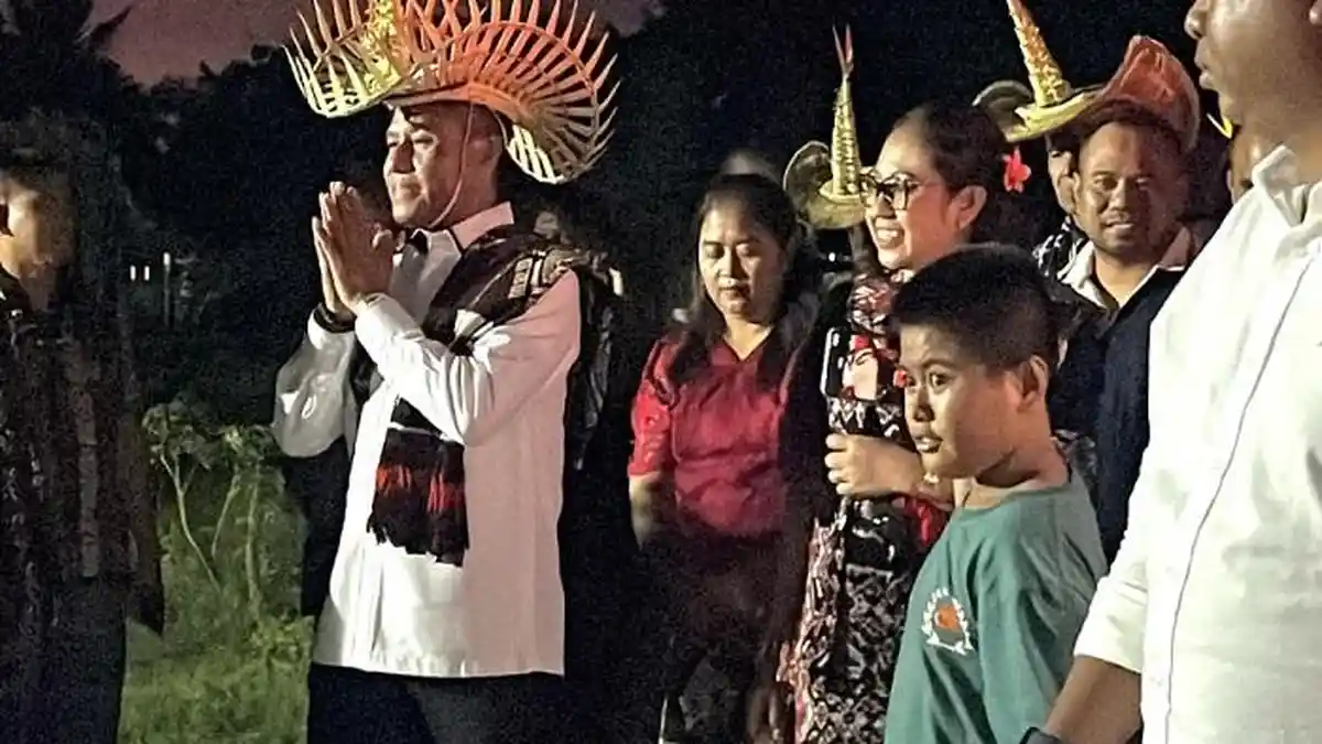 Bupati Paulus Henuk Gagas Program 10.000 untuk Rote Ndao