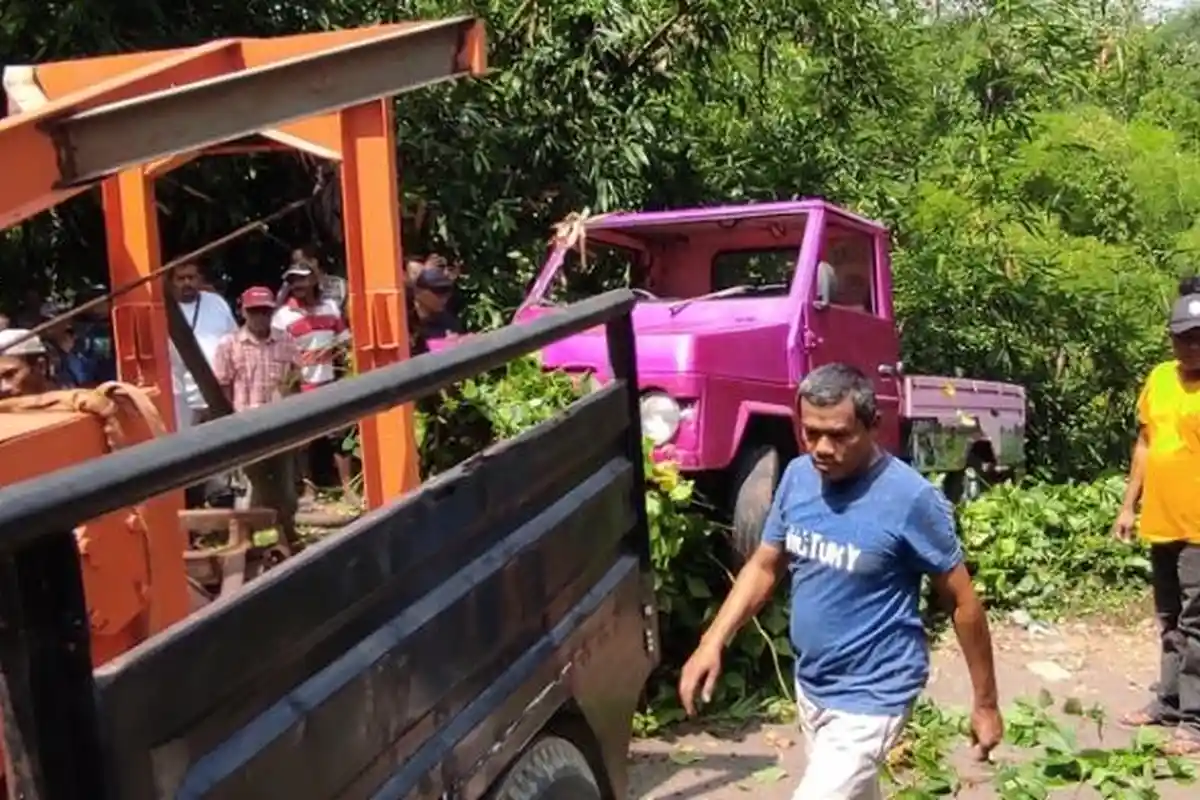 Nasib Kotak Surat Suara yang Jatuh ke Jurang dengan Mobil Pick up di Blitar, Evakuasi 1 Jam