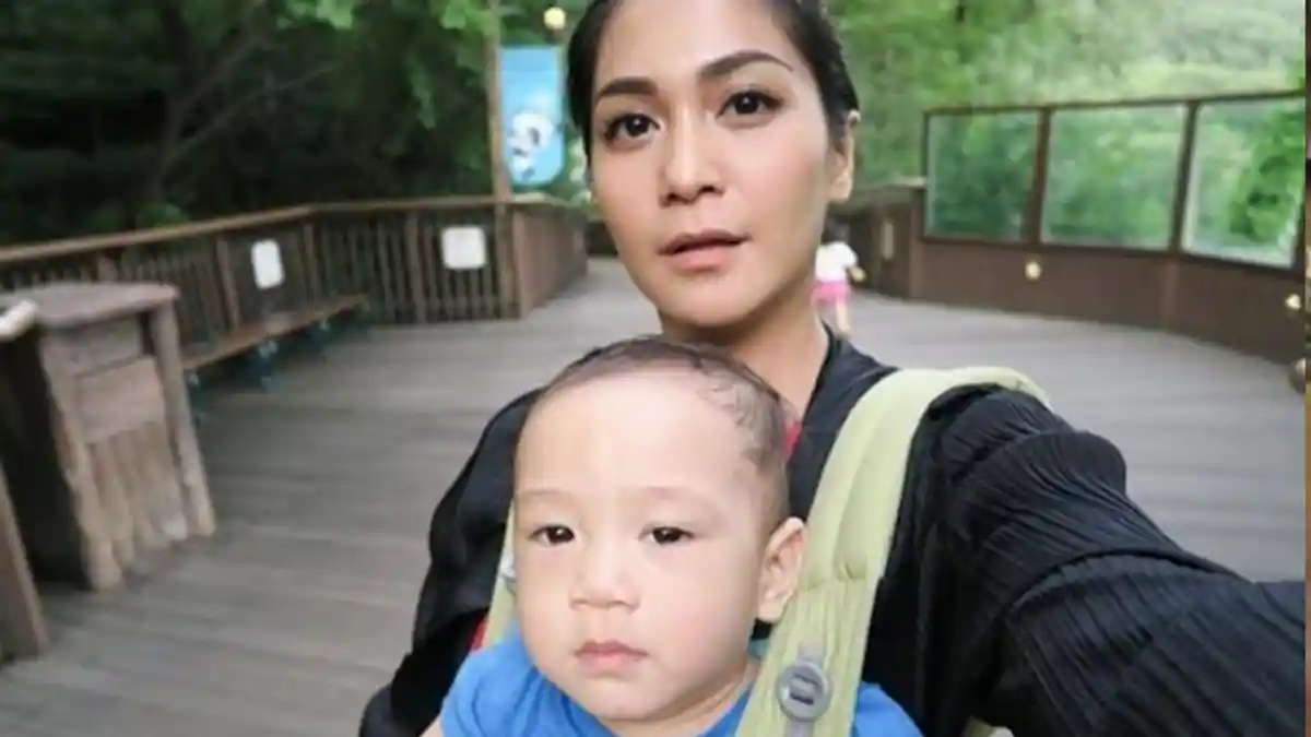 Yuk Intip Keseruan Jalan-jalan Rafathar bareng Bunda Caca Tengker, Dijamin Bikin Kamu Gemas!