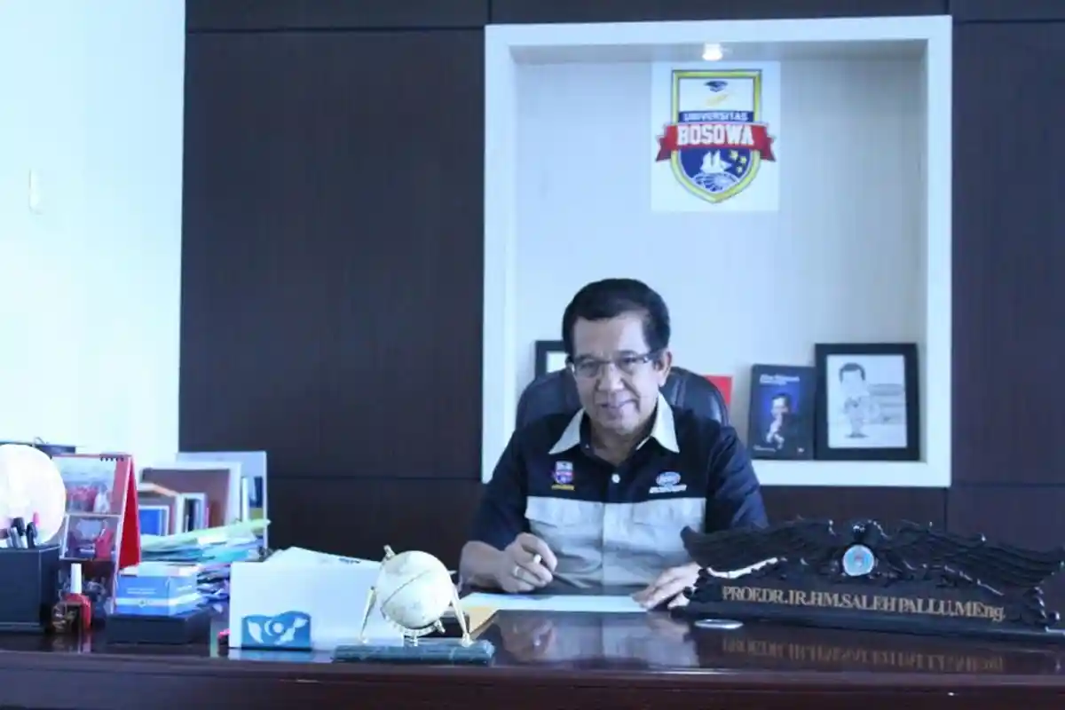 Sibuk Sebagai Rektor Unibos, Prof Saleh Pallu Tetap Aktif Ngajar di Unhas
